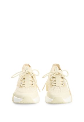 Tenis Freedom 2 Para Mujer Fly Up Tenis Freedom 2 Para Mujer Fly Up Beige 41 FLY UP