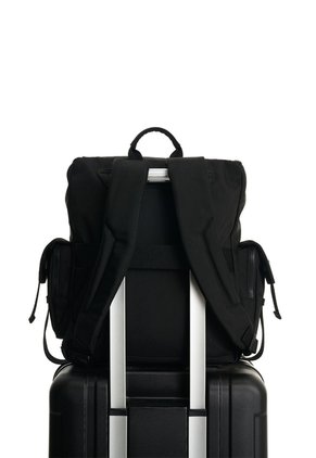Morral Archaeology En Lona Para Hombre Club Morral Archaeology En Lona Para Hombre Club Negro FLY UP