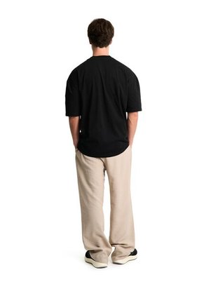 Camiseta Manga Corta Oversized Stellar Fly Up Camiseta Manga Corta Oversized Stellar Fly Up Negro L FLYUP