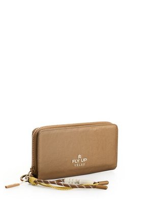 Porta Chequera Rush En Lona Para Mujer Fly Up Porta Chequera Rush En Lona Para Mujer Fly Up Bronce FLY UP