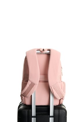 Morral Peak En Lona Para Mujer Fly Up Morral Peak En Lona Para Mujer Fly Up Rosado FLY UP