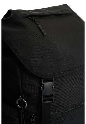 Morral Ark 2.0 En Lona Texturizada Para Hombre Fly Up Morral Ark 2.0 En Lona Texturizada Para Hombre Fly Up Negro FLY UP