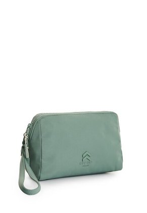 Cosmetiquera Valley Para Mujer Fly Up Cosmetiquera Valley Para Mujer Fly Up Agua Marina FLY UP