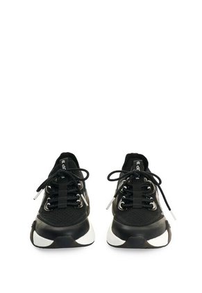 Tenis Freedom 3 2.0 Para Hombre Fly Up Tenis Freedom 3 2.0 Para Hombre Fly Up Negro 41 FLY UP