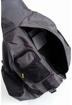 Morral Fly Up Energy En Lona Para Hombre Silueta Retro Morral Fly Up Energy En Lona Para Hombre Silueta Retro Gris FLYUP