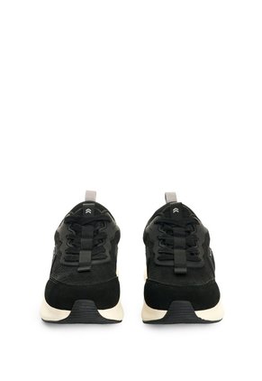 Tenis Spirited 3 1.0 En Textil Y Gamuza Para Mujer Fly Up Tenis Spirited 3 1.0 En Textil Y Gamuza Para Mujer Fly Up Negro 39 FLY UP