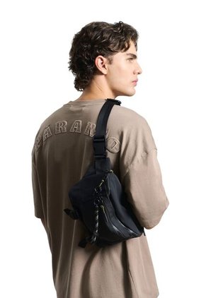Camiseta Oversized Wind Fly Up Camiseta Oversized Wind Fly Up Tabaco XS FLY UP