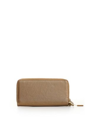 Porta Chequera Rush En Lona Para Mujer Fly Up Porta Chequera Rush En Lona Para Mujer Fly Up Bronce FLY UP