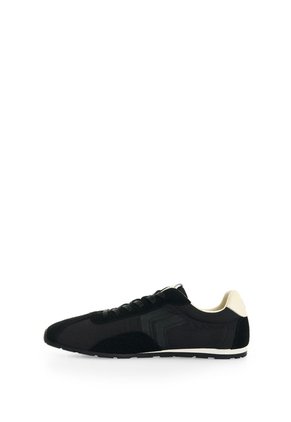 Tenis En Lona Y Carnaza Para Hombre Savanna League Classic 2.0 Tenis En Lona Y Carnaza Para Hombre Savanna League Classic 2.0 Negro 39 FLY UP