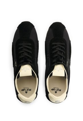 Tenis En Lona Y Carnaza Para Hombre Savanna League Classic 2.0 Tenis En Lona Y Carnaza Para Hombre Savanna League Classic 2.0 Negro 39 FLY UP