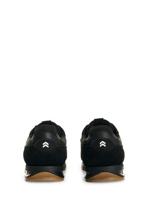 Tenis Dash En Lona Y Gamuza Para Hombre Fly Up Tenis Dash En Lona Y Gamuza Para Hombre Fly Up Negro 44 FLY UP