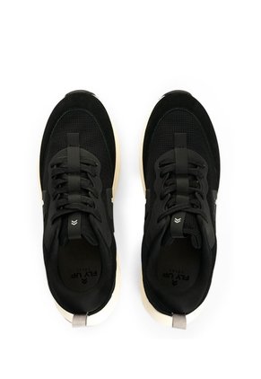 Tenis Spirited 3 2.0 Para Hombre Fly Up Tenis Spirited 3 2.0 Para Hombre Fly Up Negro 38 FLY UP