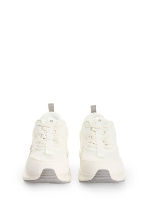 Tenis Spirited 2 Para Hombre Fly Up Tenis Spirited 2 Para Hombre Fly Up Blanco 42 FLY UP