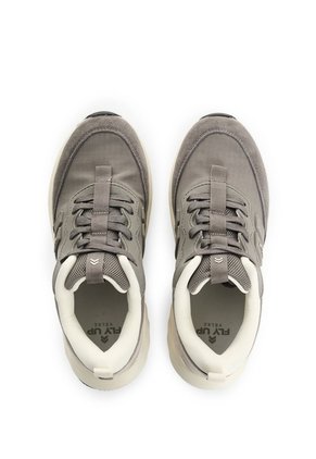 Tenis Spirited Volt Para Mujer Fly Up Tenis Spirited Volt Para Mujer Fly Up Gris 40 FLY UP