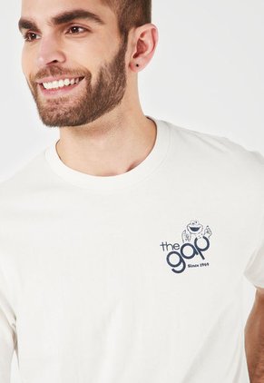 Camiseta Beige-Azul GAP