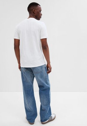 Camiseta Marfil-Azul Navy-rojo GAP