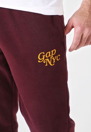 Jogger Vinotinto-Mostaza GAP