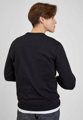 Buzo Negro-BLanco-Gris GAP