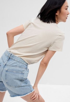 Camiseta Beige-Plateado GAP