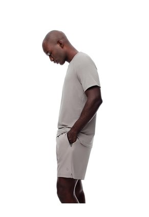 Pantaloneta Deportiva Malla Interna Taupe Hombre Marron