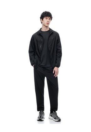 Chaqueta Regular Liviana Negro Hombre Negro