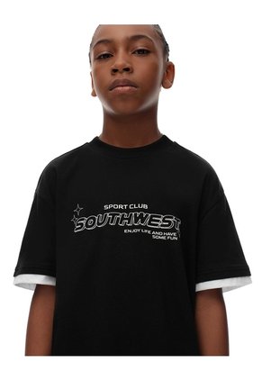 Camiseta Regular Algodón Negra Estampado Niño Negro