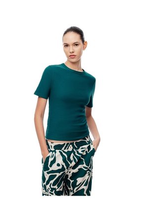 Camiseta Slim Rib Algodón Verde Mujer Verde