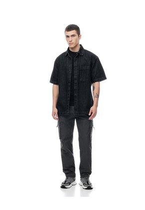 Pantalón Cargo Regular Liviano Gris Hombre Gris