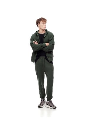 Jogger Regular Verde Hombre Verde