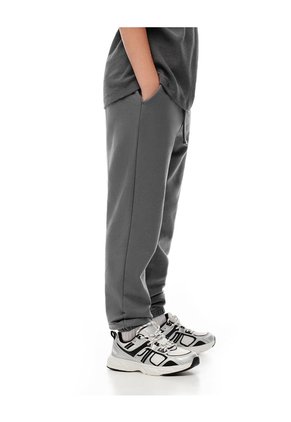 Jogger Regular Gris Niño Gris