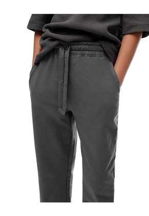 Jogger Regular Gris Niño Gris
