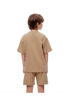 Conjunto Camiseta + Bermuda Habano Niño Marron