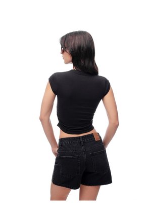 Camiseta Crop Slim Negra Mujer Negro