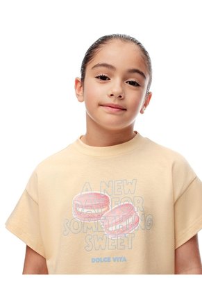 Camiseta Regular Algodón Amarilla Estampada Niña Amarillo