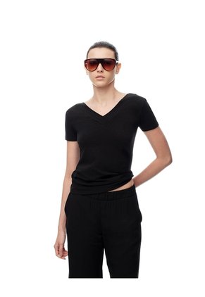 Camiseta Regular Uso 2 En 1 Negra Mujer Negro