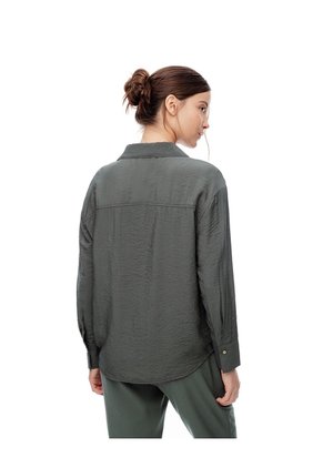Camisa Manga Larga Regular Verde Mujer Verde