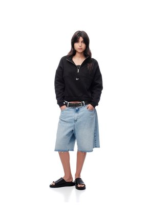 Buzo Regular Negro Mujer Negro