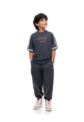 Jogger Regular Tiro Medio Gris Niño Gris