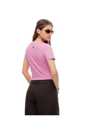 Camiseta Crop Slim Algodón Rosa Estampada Mujer Rosa