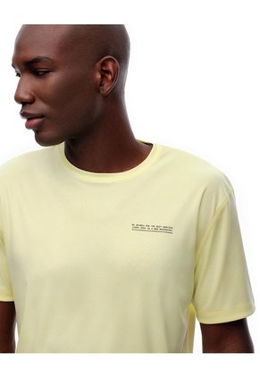 Camiseta Deportiva Control Humedad Amarilla Hombre Amarillo
