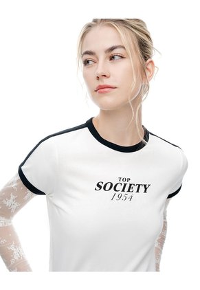 Camiseta Slim Estampada Crudo Mujer Beige