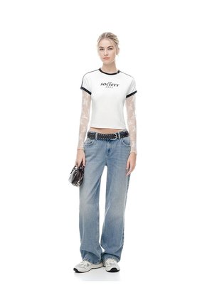 Camiseta Slim Estampada Crudo Mujer Beige