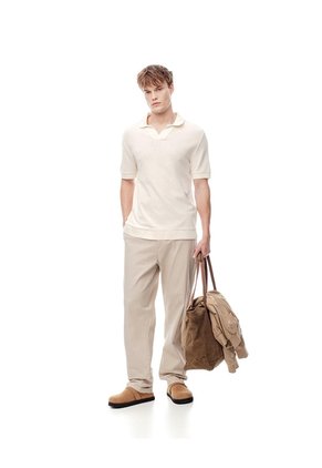 Polo Regular Algodón Vainilla Hombre Beige