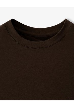 Camiseta Crop Slim Chocolate Mujer Chocolate