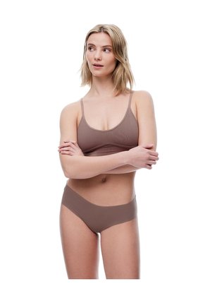 Panty Cachetero Tiro Medio Invisble X3unds Surtido Mujer Multicolor