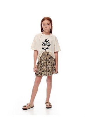 Falda Tiro Medio Capas Estampada Niña Marron