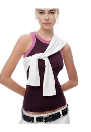 Camiseta Esqueleto Slim Rib Algodón Vinotinto Mujer Violeta