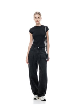Camiseta Slim Manga Corta Negra Mujer Negro