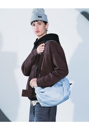 Bolso Deportivo Tipo Hobo Gris Mujer