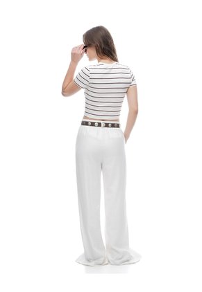 Camiseta Slim Manga Corta Crudo Rayas Mujer Beige